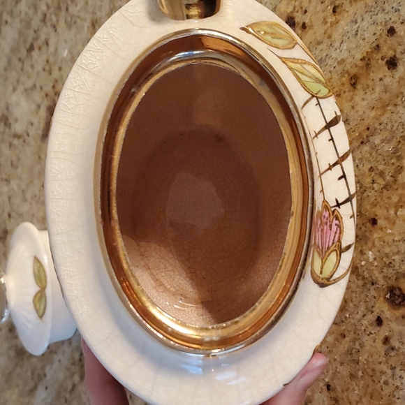 Vintage Queen Anne Arthur Wood floral and gold teapot - Picture 9 of 17